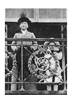 Koningin Wilhelmina en peuterprinsesje Juliana op de Dam, Amsterdam in 1912